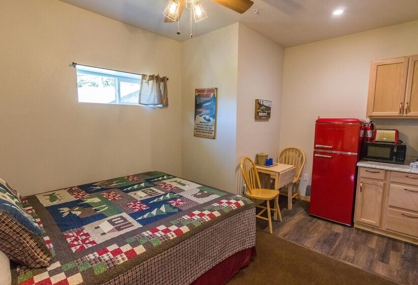 June Lake Motel
