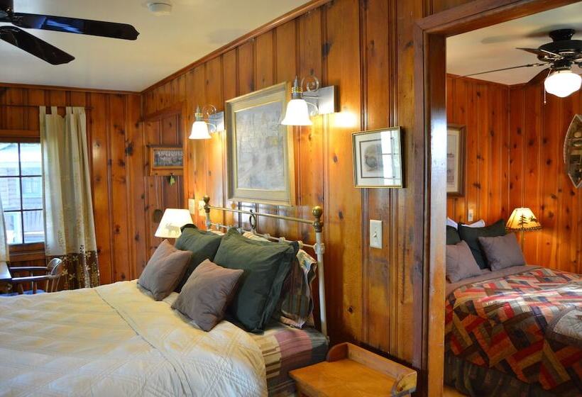 Moon River Cabins