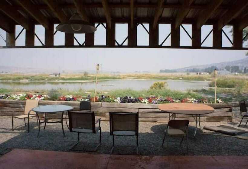 모텔 Hunters Hot Springs Resort