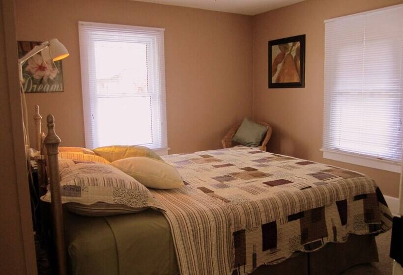 Пансион Dancing Tree Guest Suite