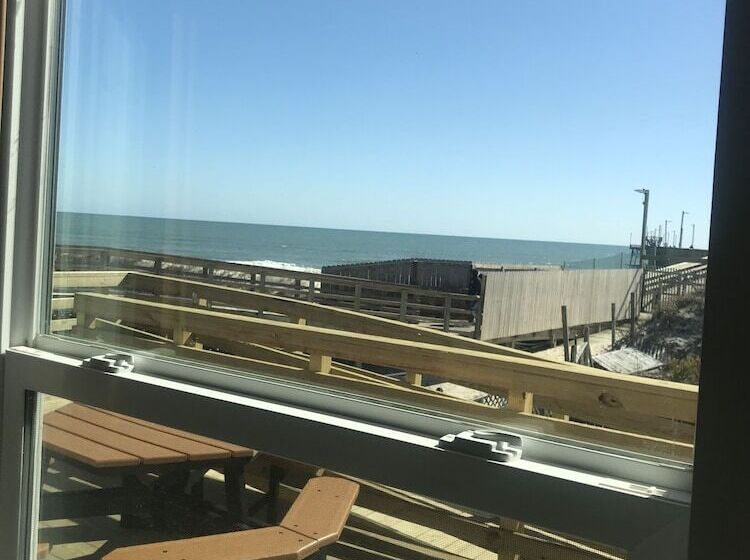 Seaview Pier And Motel