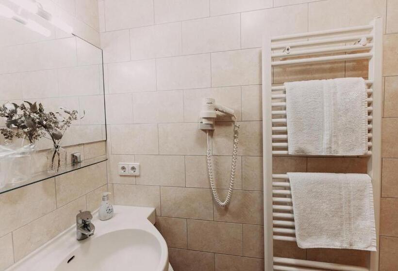 Bed and Breakfast Schwarzwald Hotel Kraeutle