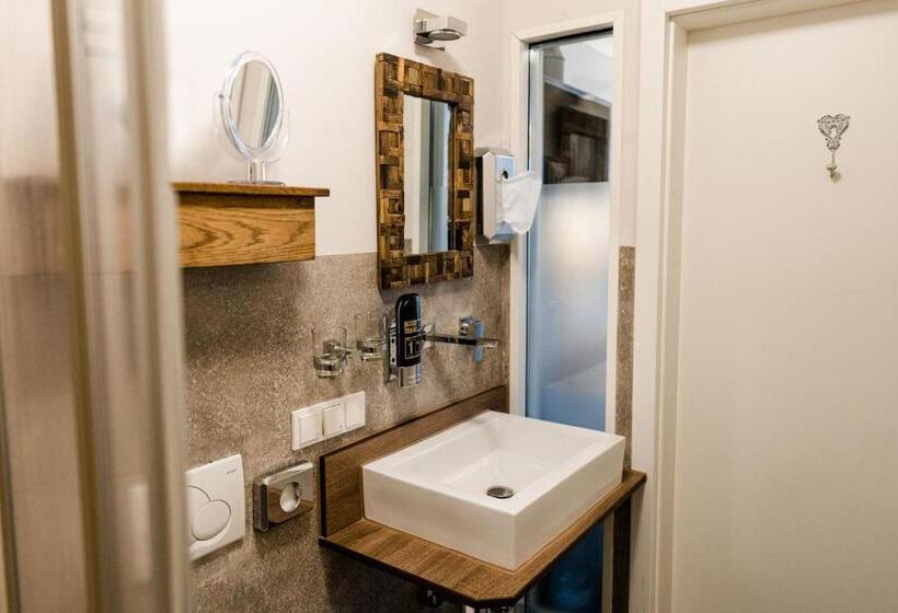 ホテル Goldene Steig