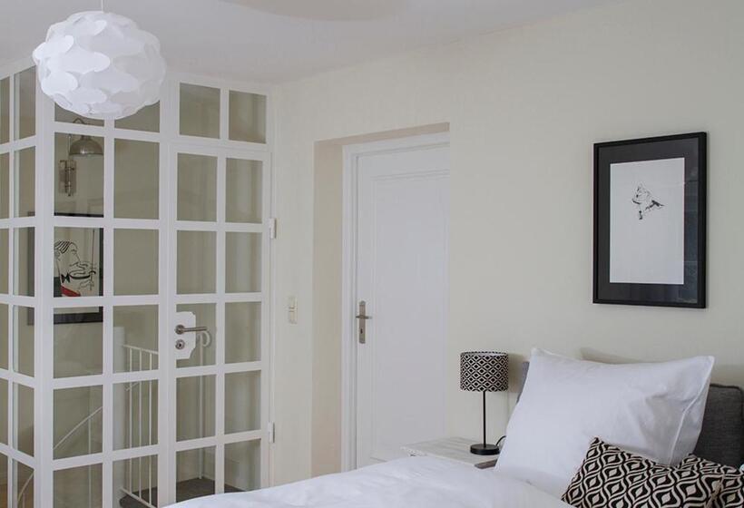 Alpenhof Garnihotel & Ferienwohnungen