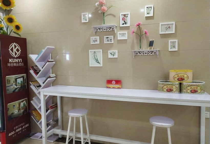 East Queen Hotel Zhong Shan Road