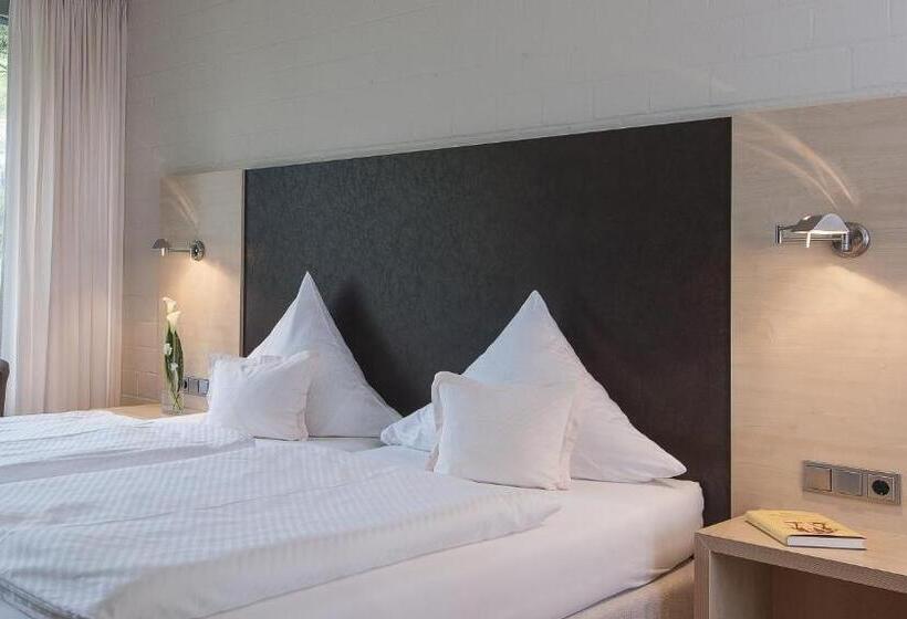 בית מלון כפרי Seminarzentrum Rückersbach