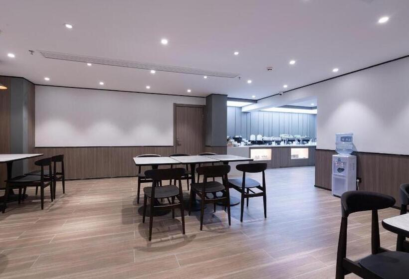 Hanting Hotel Shaoguan Xihe Bus Station