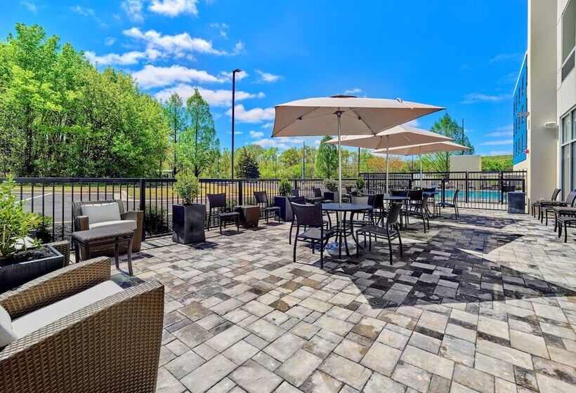 هتل Holiday Inn Express   Huntsville Space Center, An Ihg