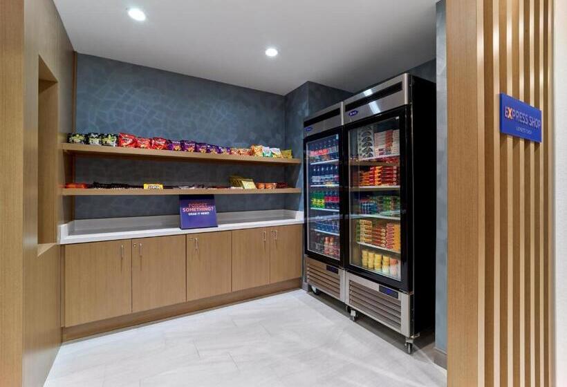 هتل Holiday Inn Express   Huntsville Space Center, An Ihg