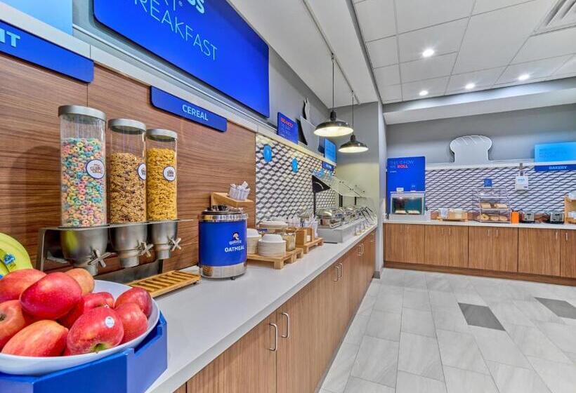 هتل Holiday Inn Express   Huntsville Space Center, An Ihg