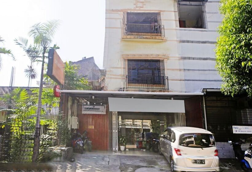 هتل Oyo 90260 Bumi Merpati Residence