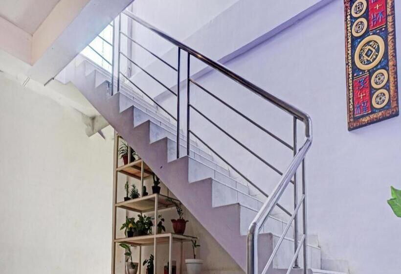 هتل Oyo 90260 Bumi Merpati Residence