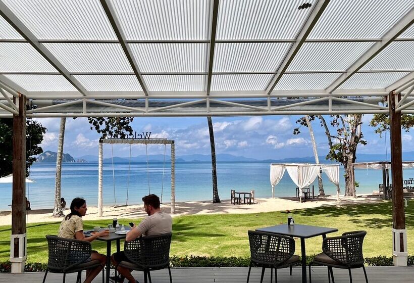 هتل Royal Yao Yai Island Beach Resort