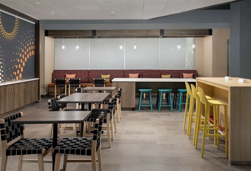 هتل Tru By Hilton Miami West Brickell