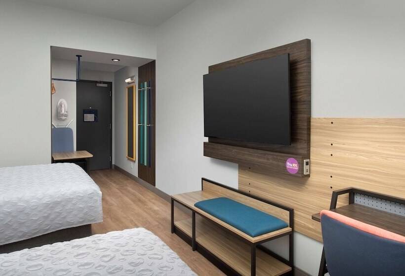 هتل Tru By Hilton Miami West Brickell