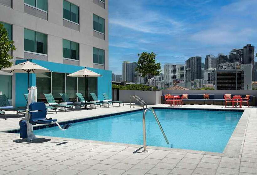 هتل Tru By Hilton Miami West Brickell