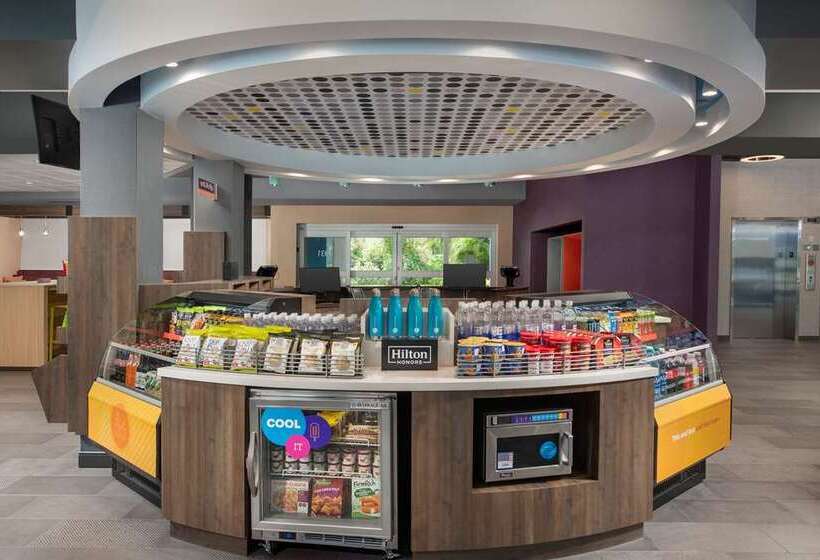هتل Tru By Hilton Miami West Brickell
