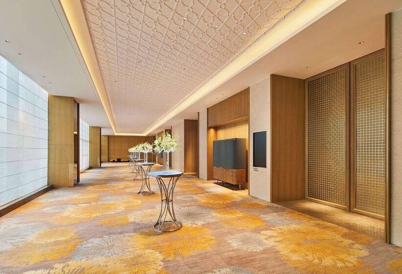 Отель Doubletree By Hilton Ya'an