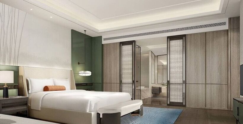 Отель Doubletree By Hilton Ya'an