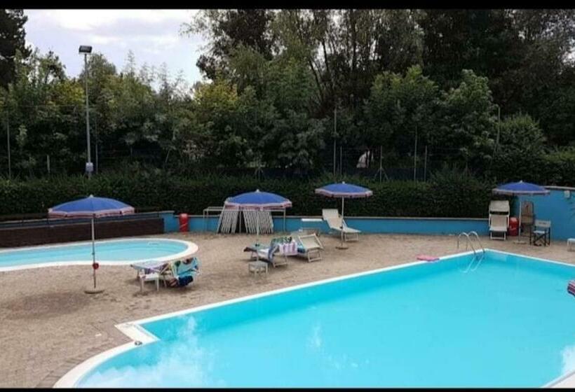 فندق صغير Roulotte Di Proprietà Privata Presso Camping