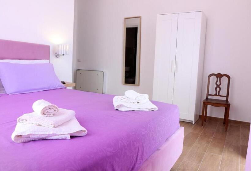 تختخواب و صبحانه Antares Rooms