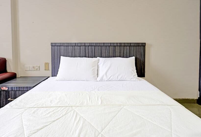 هتل Collection O 91484 Lai Lai Apartment