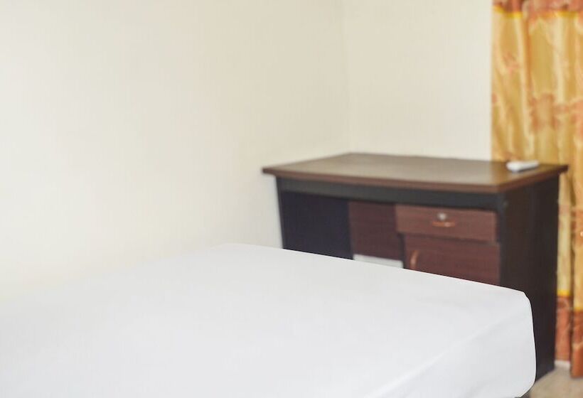 هتل Oyo 91491 Zalfa Guest House Syariah