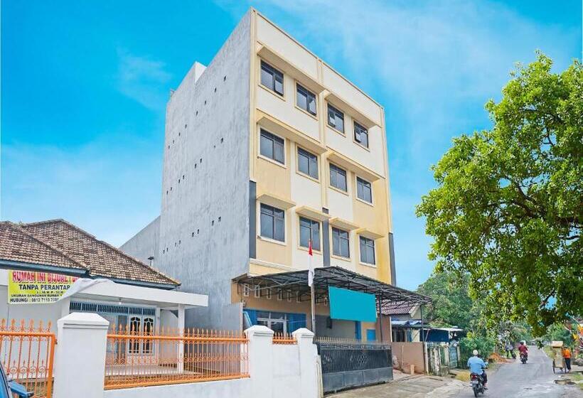 호텔 Oyo 91559 Kost Bangau Syariah