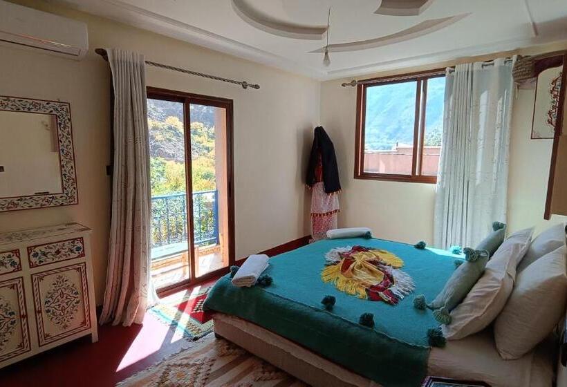 پانسیون Riad Otos Views