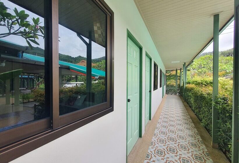 Baan Muchshima Hostel Phuket