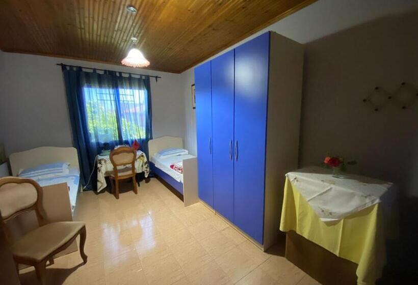 تختخواب و صبحانه Gather Inn Guest House