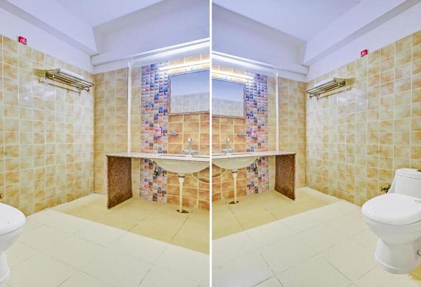 בית מלון כפרי Paras Tower