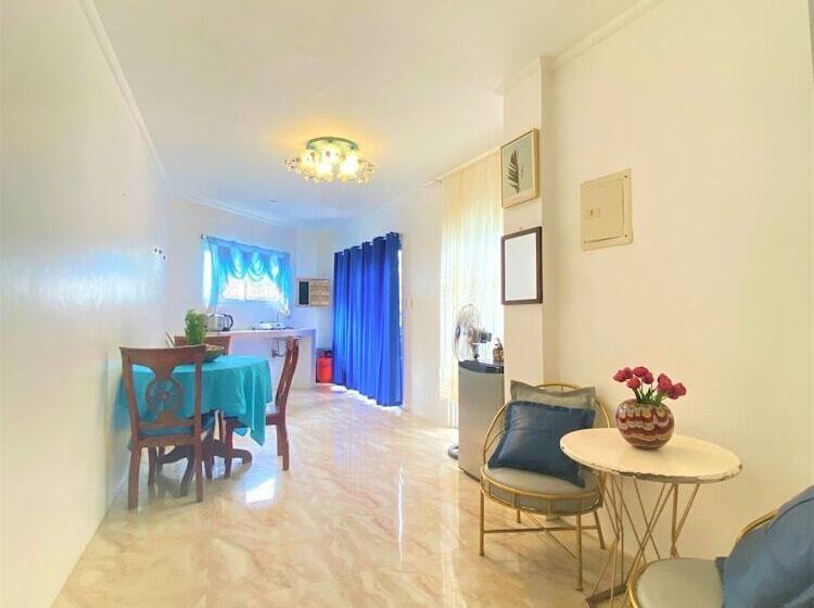 Marina Breeze Resort