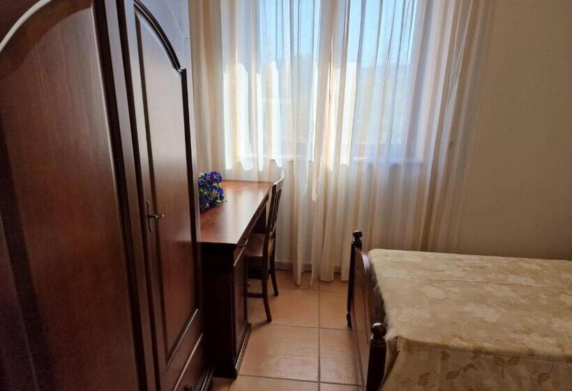 بنسيون L Antica Casa Affittacamere