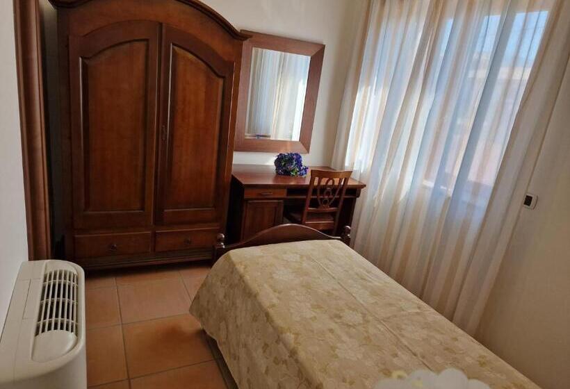 بنسيون L Antica Casa Affittacamere