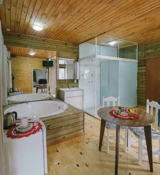 بنسيون Pousada Suite Avencal