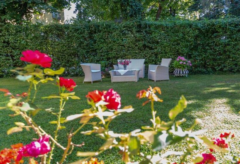 پانسیون Villa Gabriela