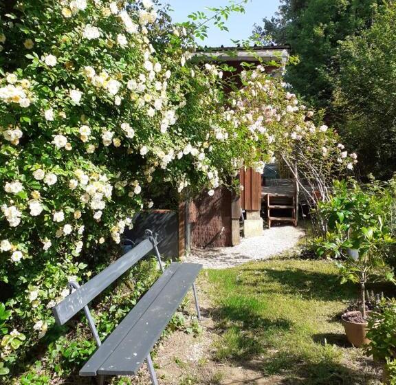 住宿加早餐  La Cabane De L Oiseau