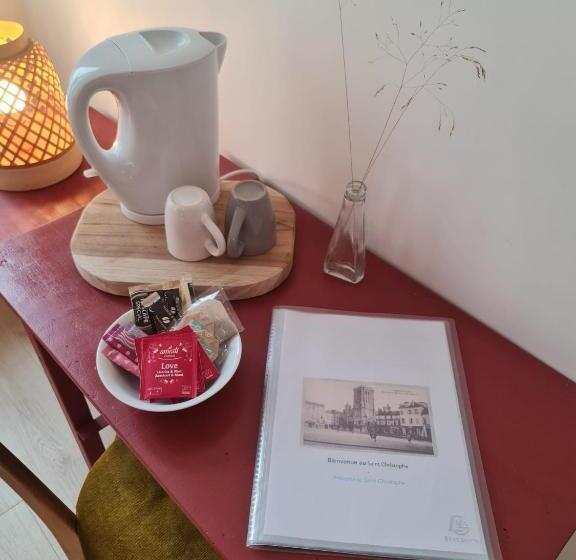 پانسیون Le Saint Christophe   Mairie D Aubervilliers Ligne 12