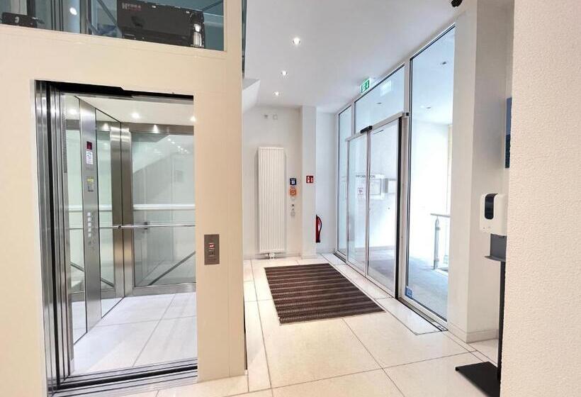 Art Hotel House One