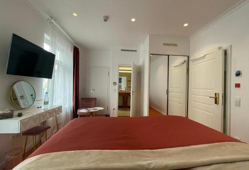 Art Hotel House One