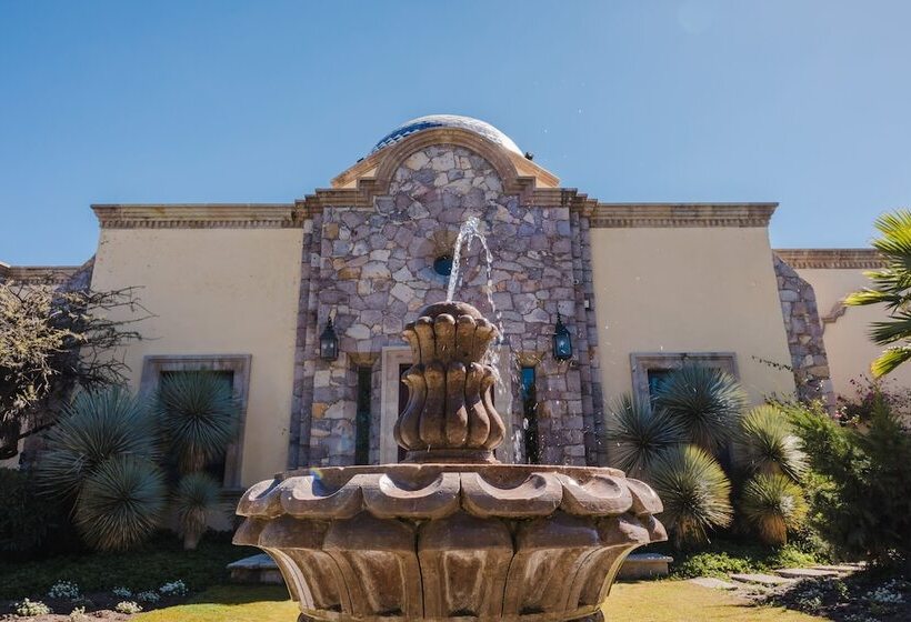 هتل Hacienda Los Arcangeles