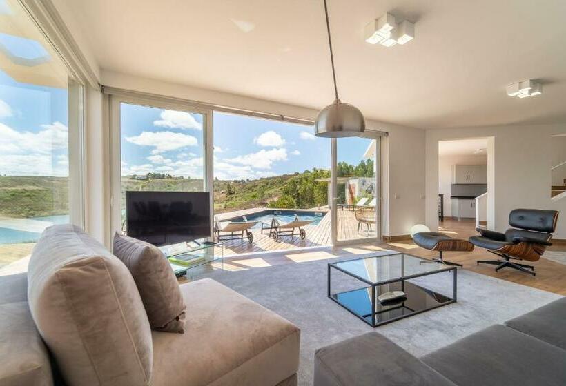 Arrifana Lake House   Premium Views