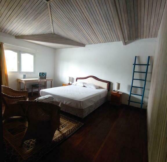 Пансион Room In A Nice Villa With Big Swimming Pool