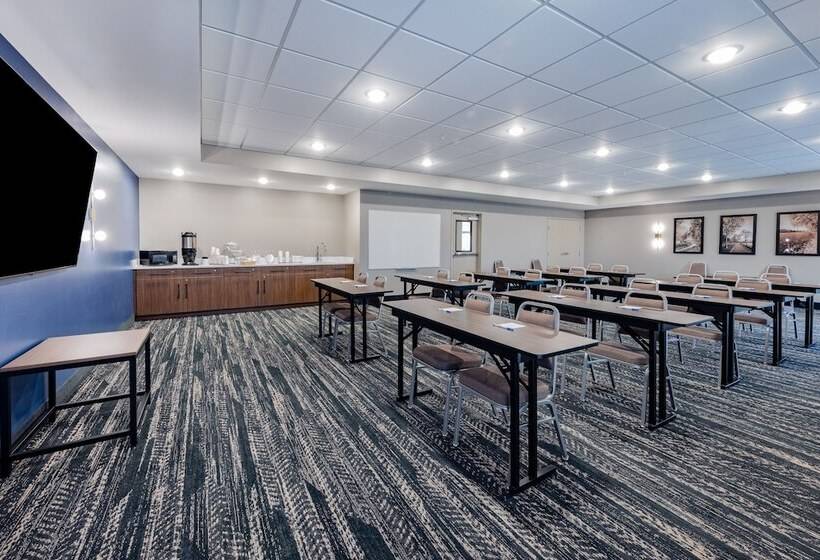 בית מלון כפרי Americinn By Wyndham International Falls