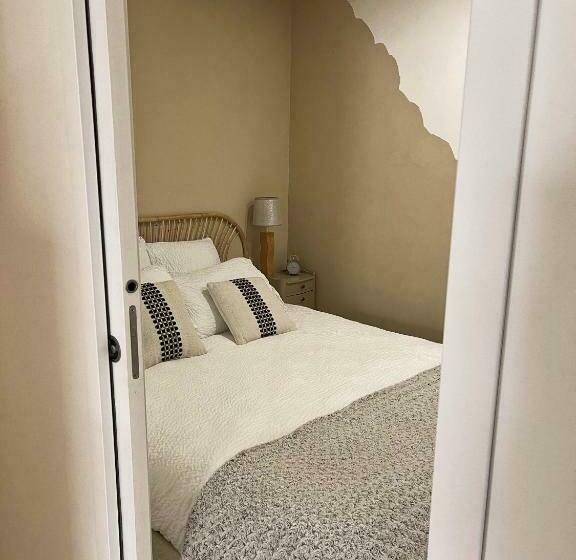 La Chambrée Des Chalands