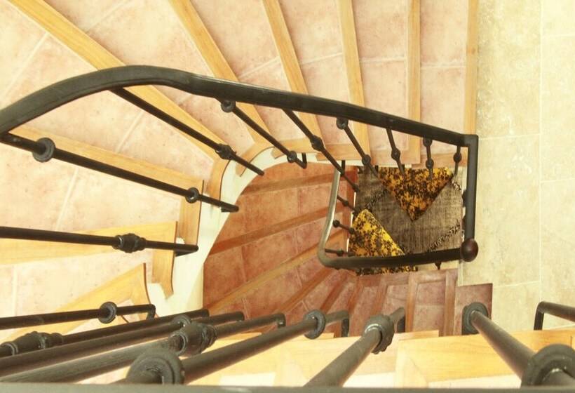 پانسیون Marcelle En Camargue