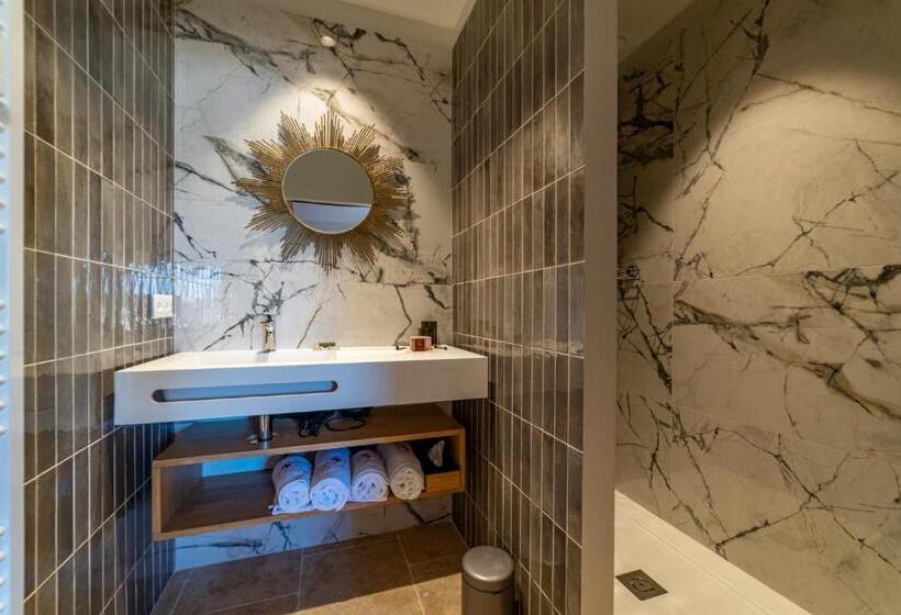 پانسیون Marcelle En Camargue