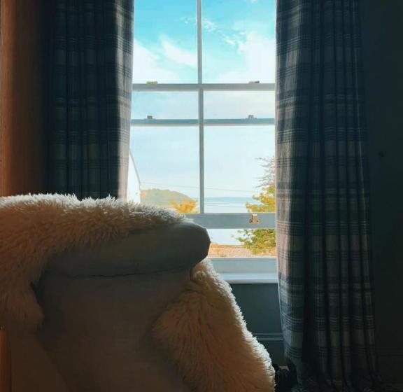 مبيت وإفطار Dylan Thomas Sea View