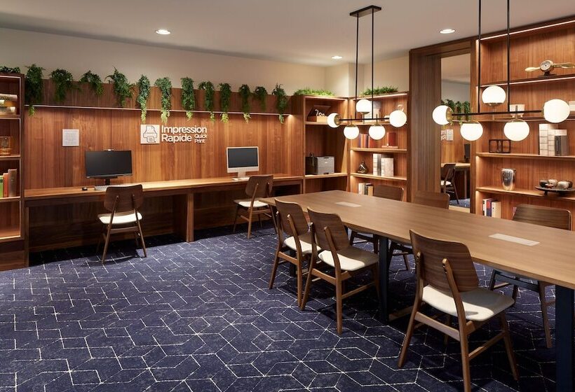 هتل Courtyard By Marriott Montreal Midtown
